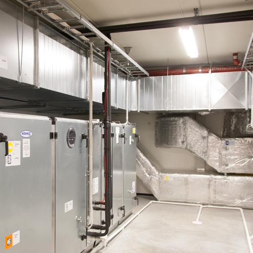 Ventilasjonssystem, maskinrom. Foto.