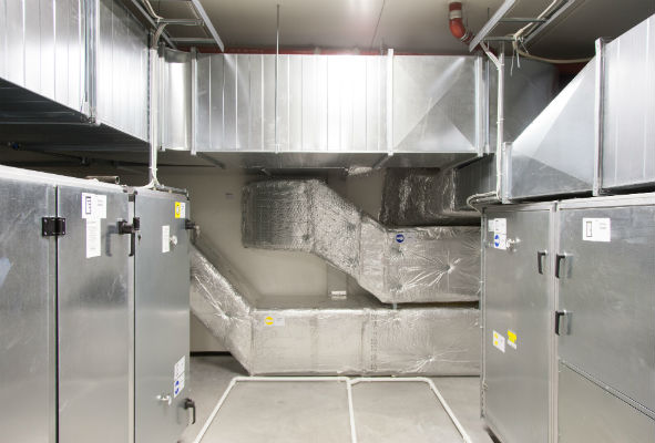 Frigus i maskinrom. Foto.